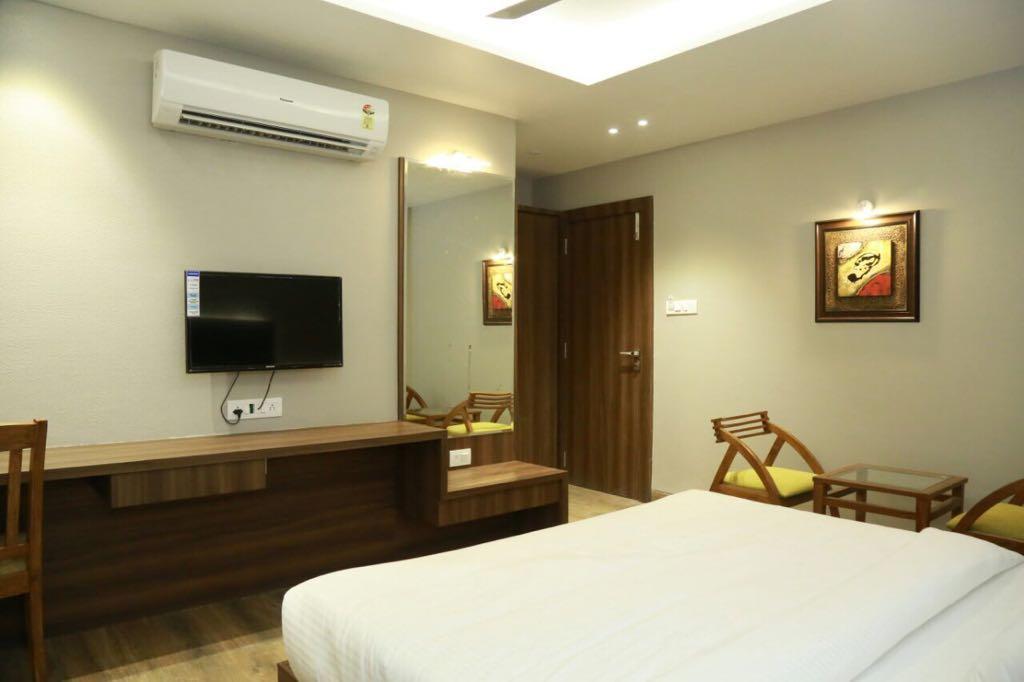 Hotel City Crown Mandsaur Eksteriør bilde