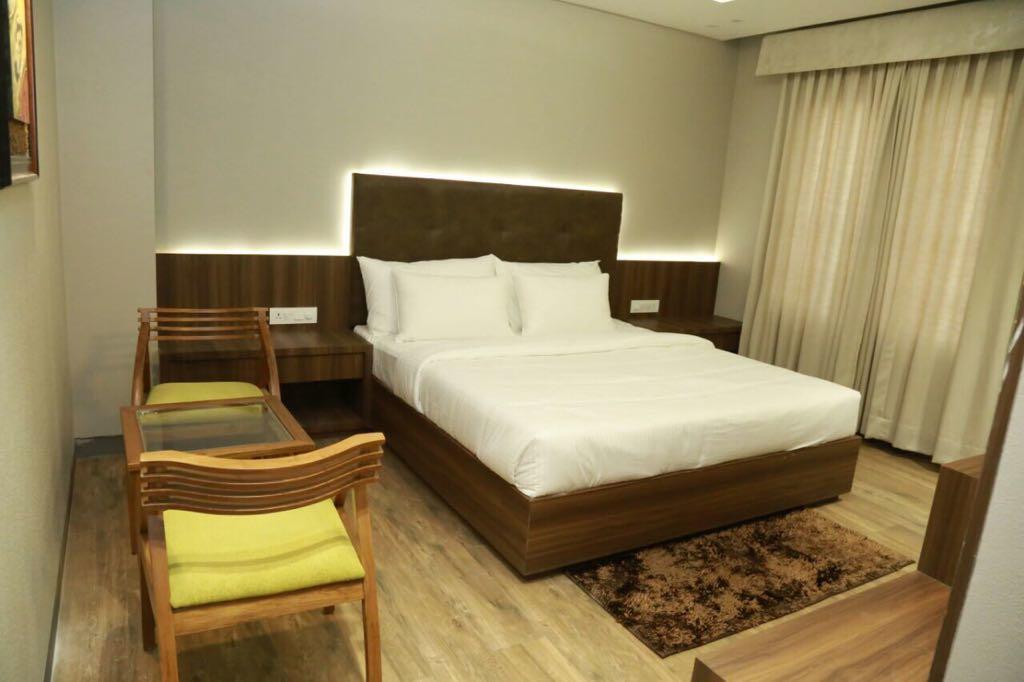 Hotel City Crown Mandsaur Eksteriør bilde