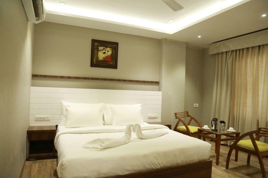 Hotel City Crown Mandsaur Eksteriør bilde